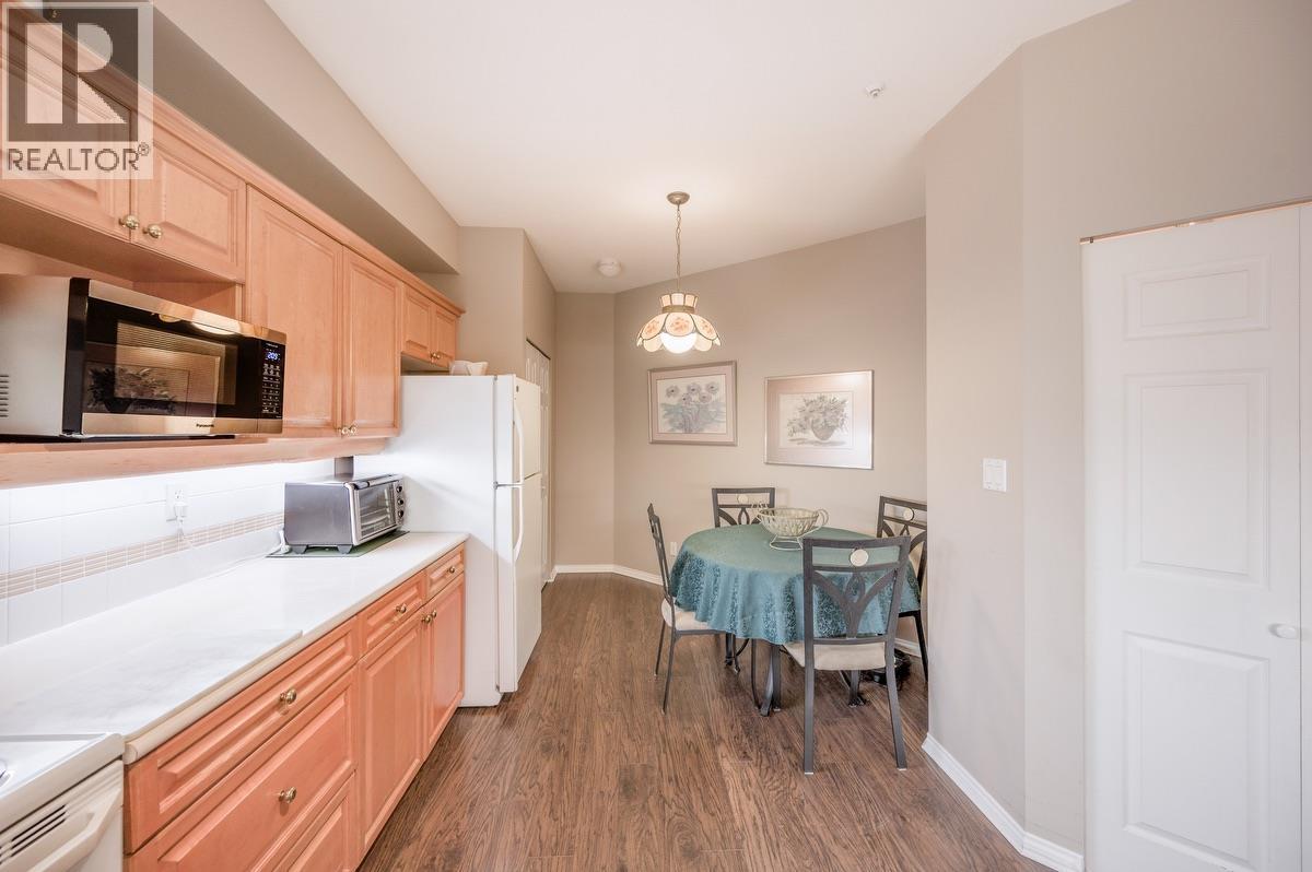 320 3098 Guildford Way, Coquitlam, British Columbia  V3B 7W8 - Photo 9 - R3064001