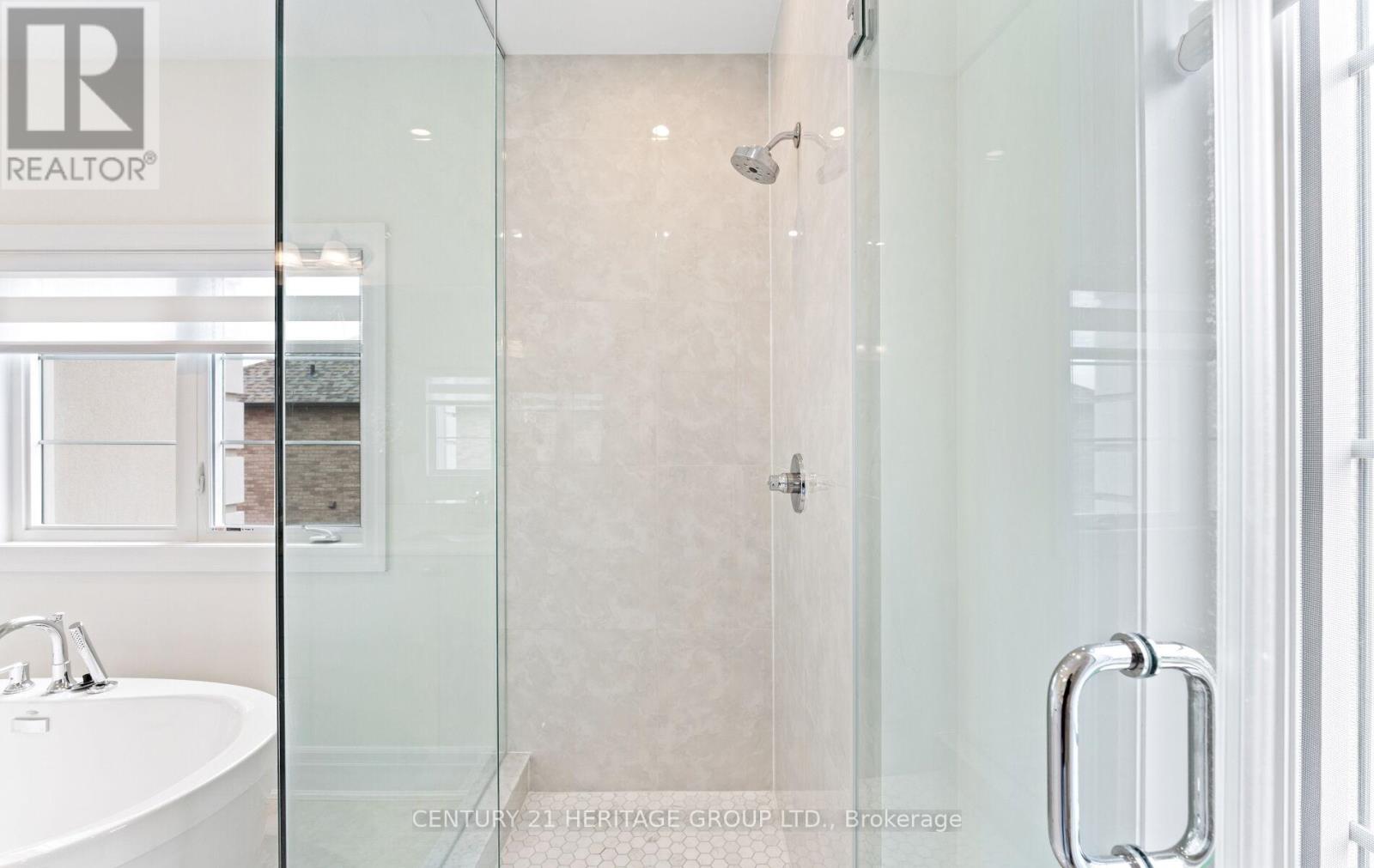 319 Danny Wheeler Boulevard, Georgina, Ontario  L4P 0K1 - Photo 20 - N12431102