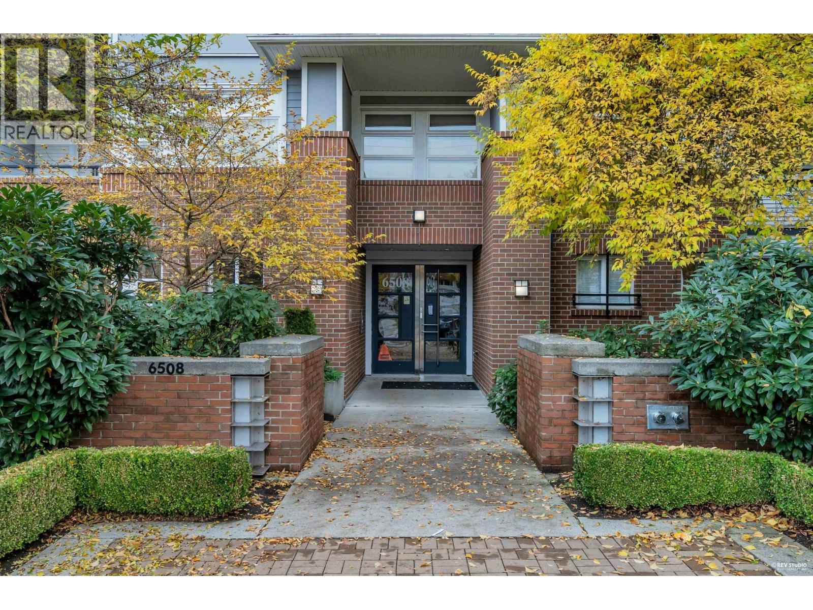 302 6508 Denbigh Avenue, Burnaby, British Columbia  V5H 4W6 - Photo 2 - R3064024