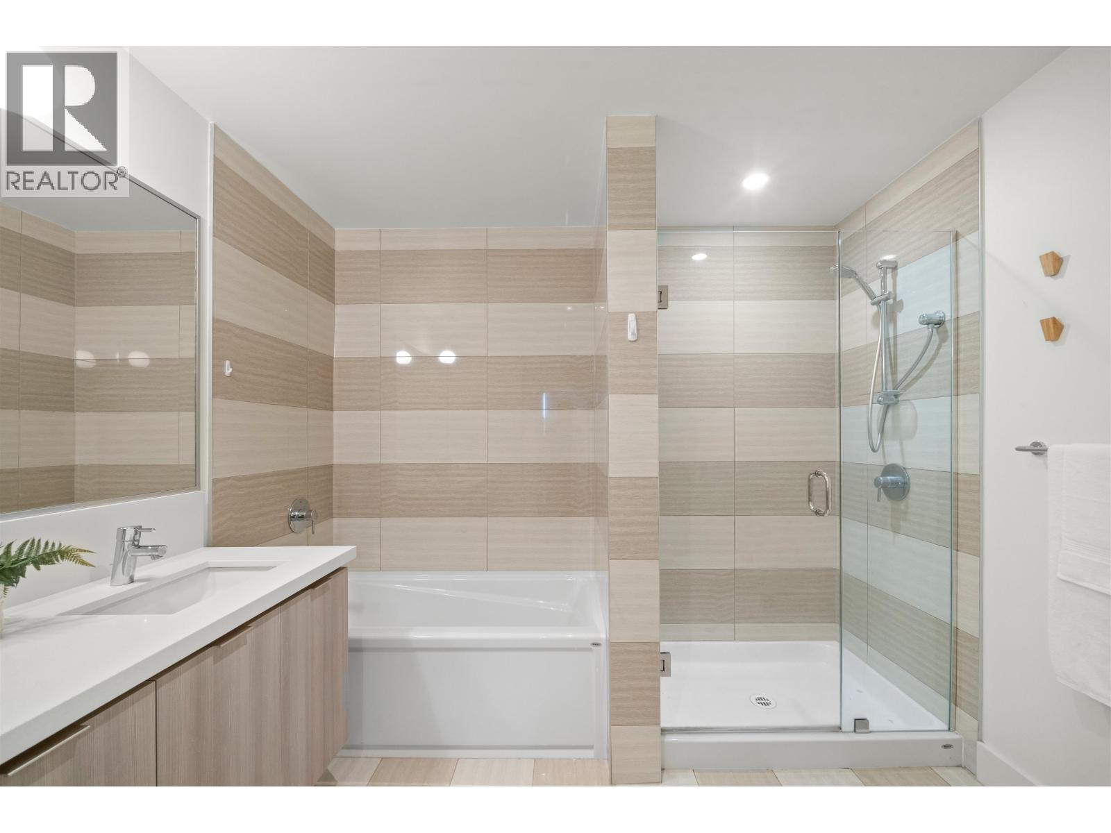 202 3602 Aldercrest Drive, North Vancouver, British Columbia  V7G 0A2 - Photo 17 - R3064064