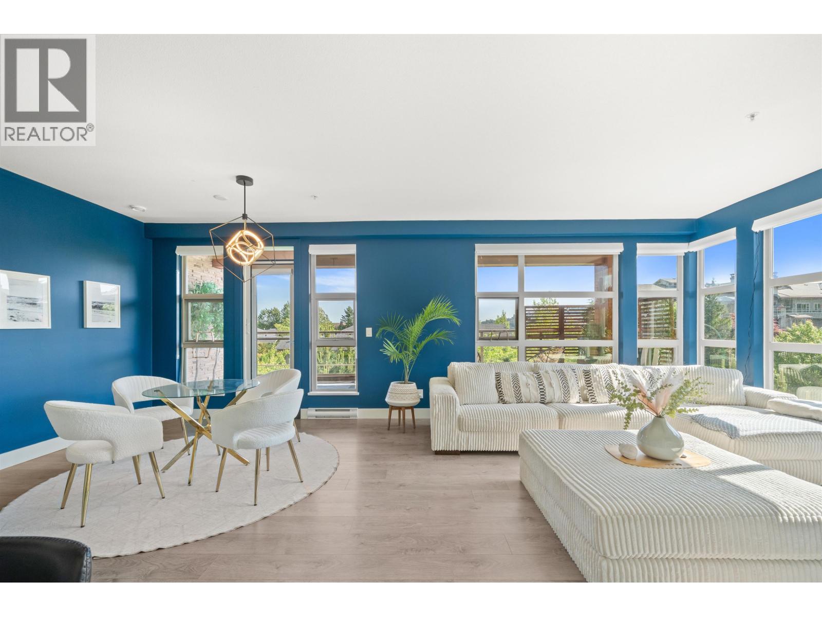 202 3602 Aldercrest Drive, North Vancouver, British Columbia  V7G 0A2 - Photo 2 - R3064064