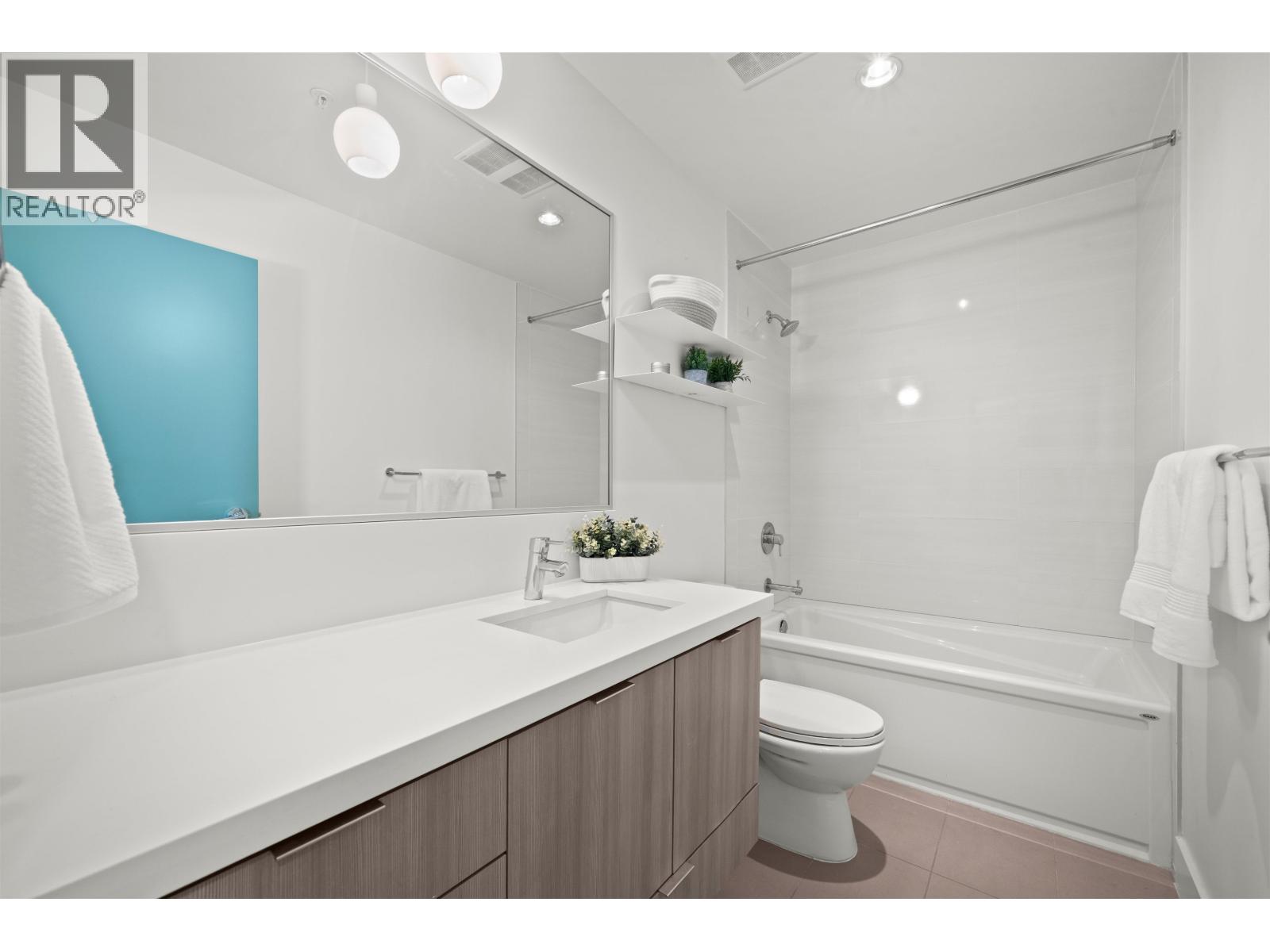 202 3602 Aldercrest Drive, North Vancouver, British Columbia  V7G 0A2 - Photo 21 - R3064064