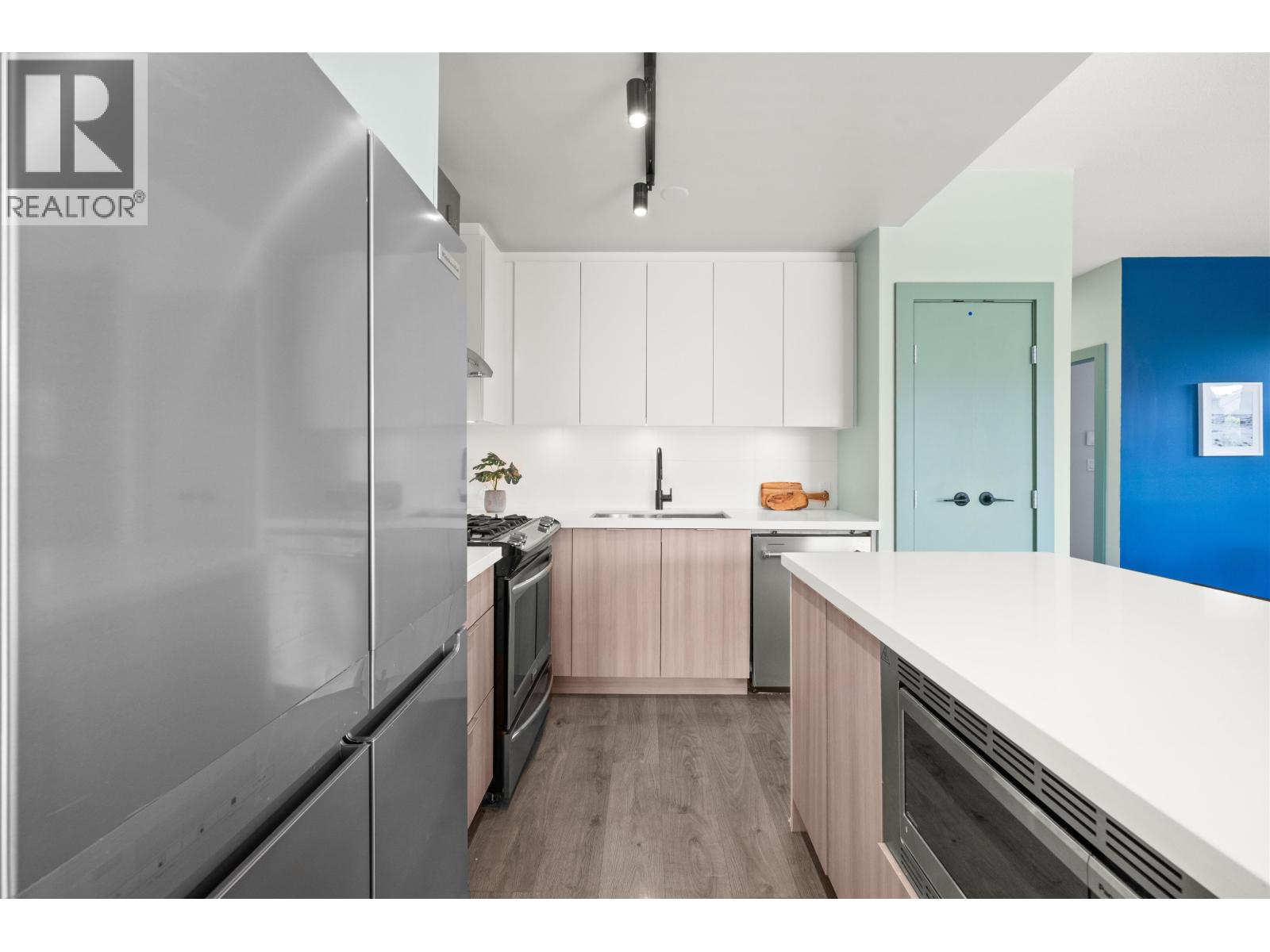 202 3602 Aldercrest Drive, North Vancouver, British Columbia  V7G 0A2 - Photo 6 - R3064064