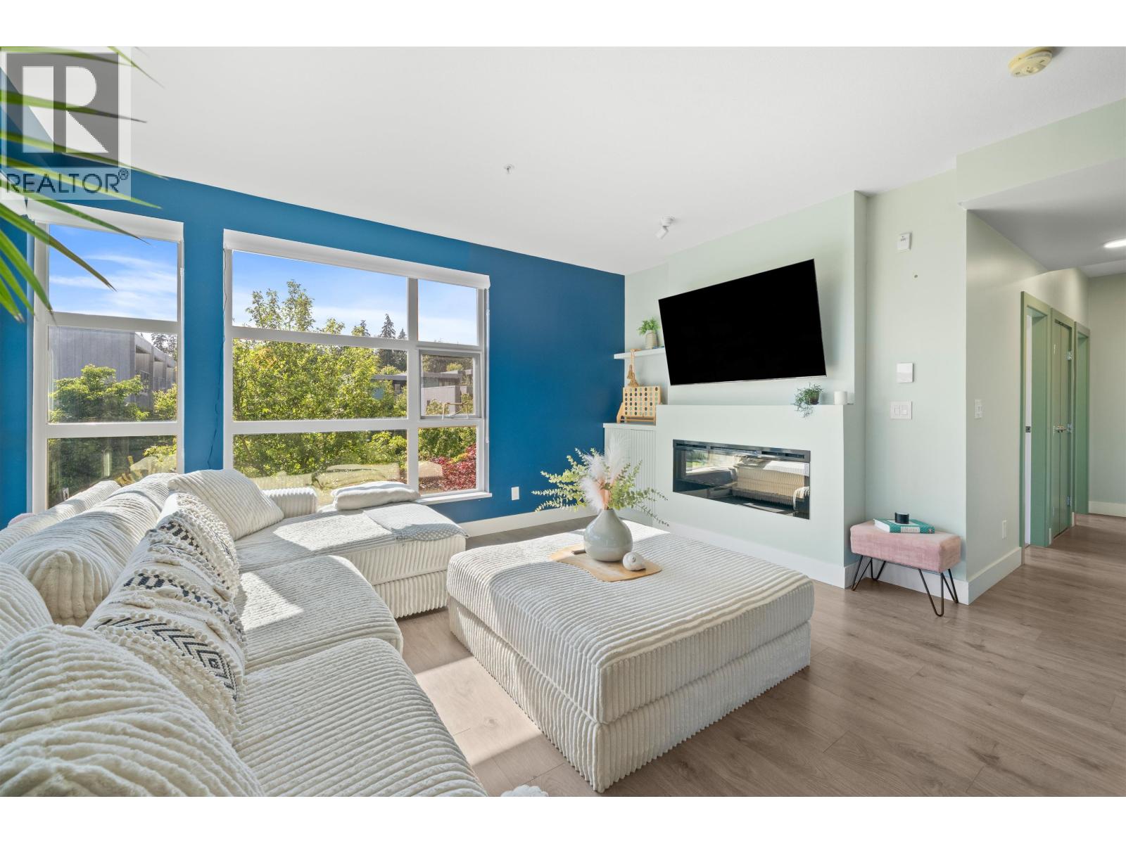 202 3602 Aldercrest Drive, North Vancouver, British Columbia  V7G 0A2 - Photo 7 - R3064064