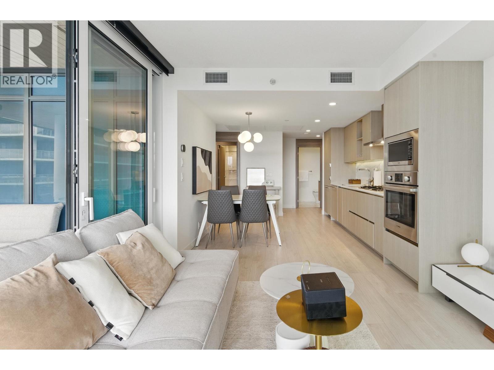 2007 4880 Lougheed Highway, Burnaby, British Columbia  V5C 0N1 - Photo 2 - R3064076