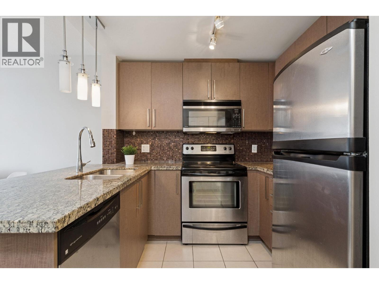 1710 888 Carnarvon Street, New Westminster, British Columbia  V3M 0C6 - Photo 8 - R3064087