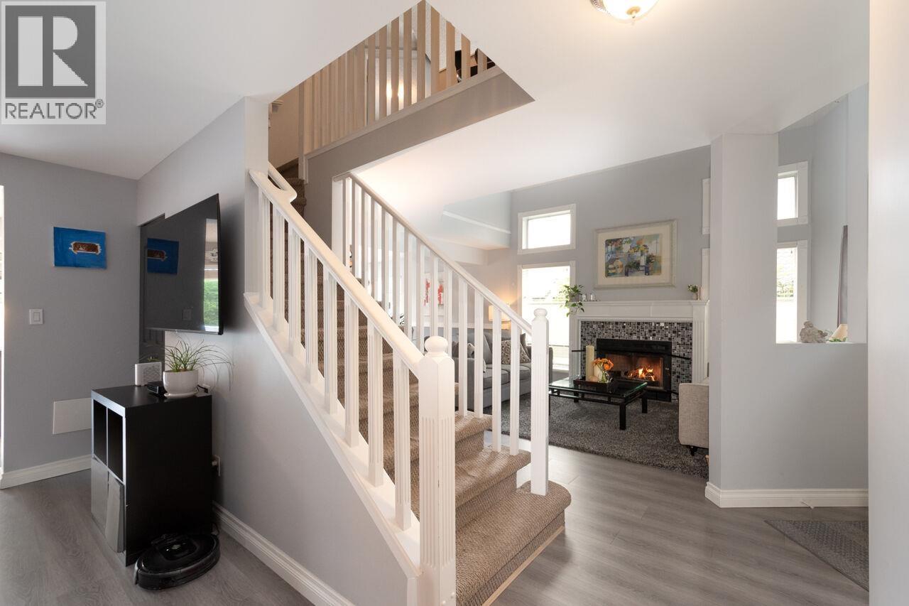 829 Roche Point Drive, North Vancouver, British Columbia  V7H 2W4 - Photo 3 - R3064114