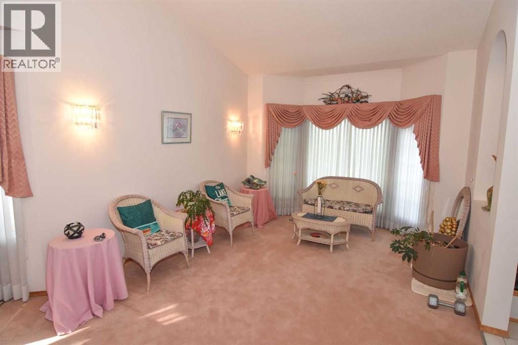 107 Hampshire Close Nw, Calgary, Alberta  T3A 4X9 - Photo 6 - A2255348