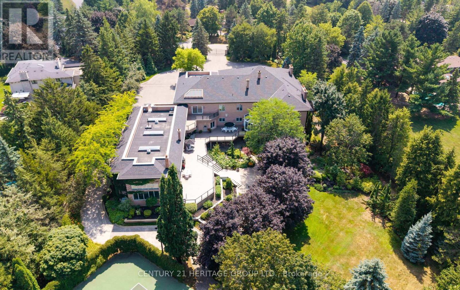 150 Collard Drive, King, Ontario  L7B 1E4 - Photo 3 - N12433098