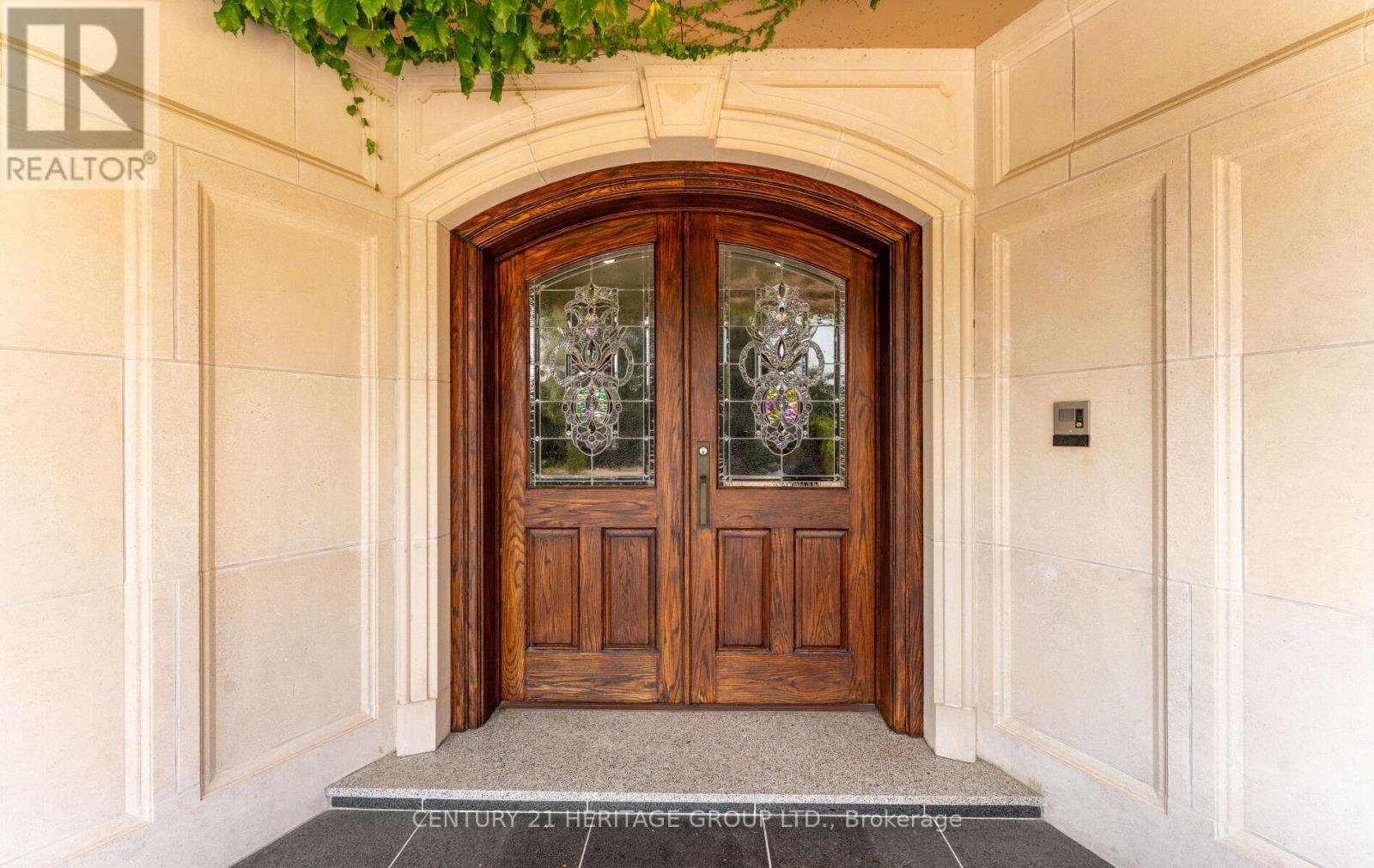 150 Collard Drive, King, Ontario  L7B 1E4 - Photo 7 - N12433098