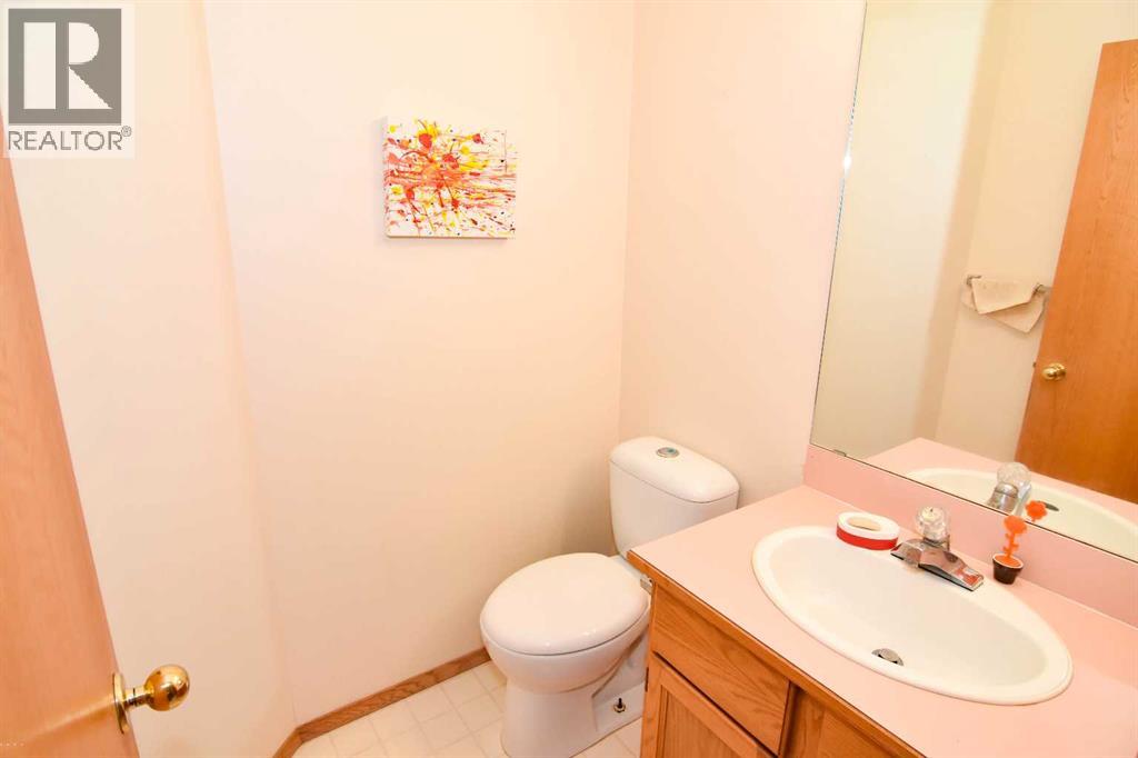 107 Hampshire Close Nw, Calgary, Alberta  T3A 4X9 - Photo 17 - A2255348