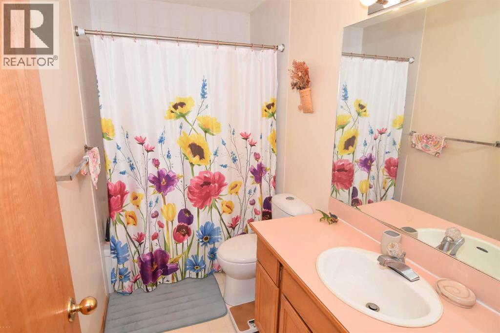 107 Hampshire Close Nw, Calgary, Alberta  T3A 4X9 - Photo 24 - A2255348