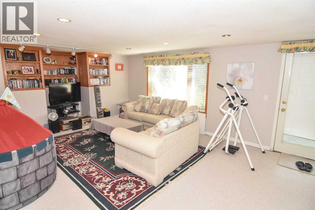 107 Hampshire Close Nw, Calgary, Alberta  T3A 4X9 - Photo 27 - A2255348