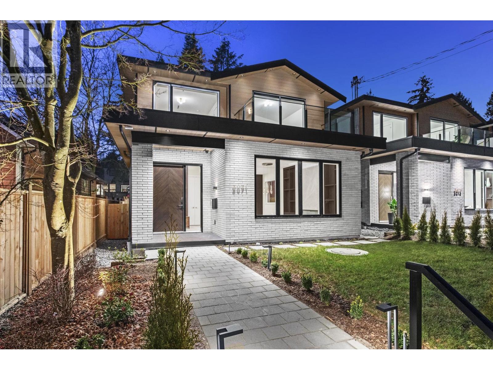 3071 FROMME ROAD, North Vancouver, British Columbia