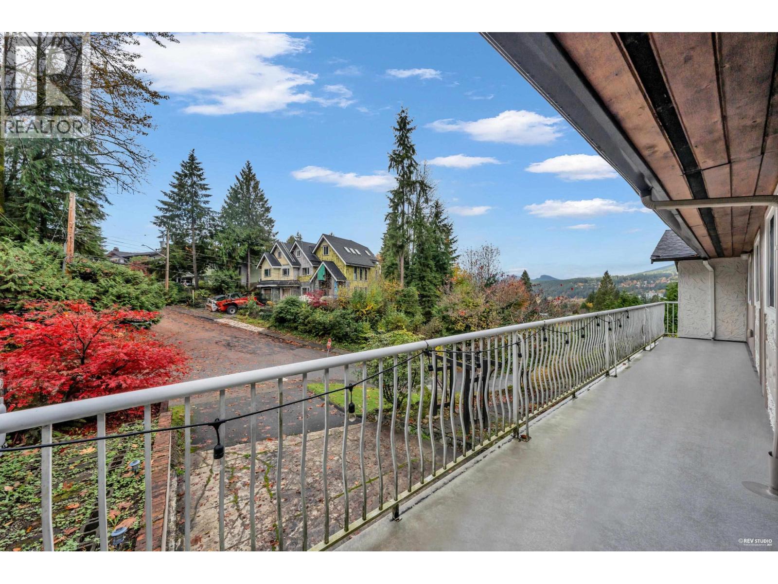 2247 Park Crescent, Coquitlam, British Columbia  V3J 6T3 - Photo 33 - R3064078