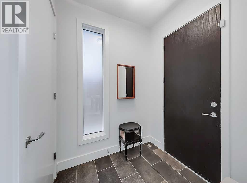 2307 3 Avenue Nw, Calgary, Alberta  T2N 0K9 - Photo 5 - A2267873