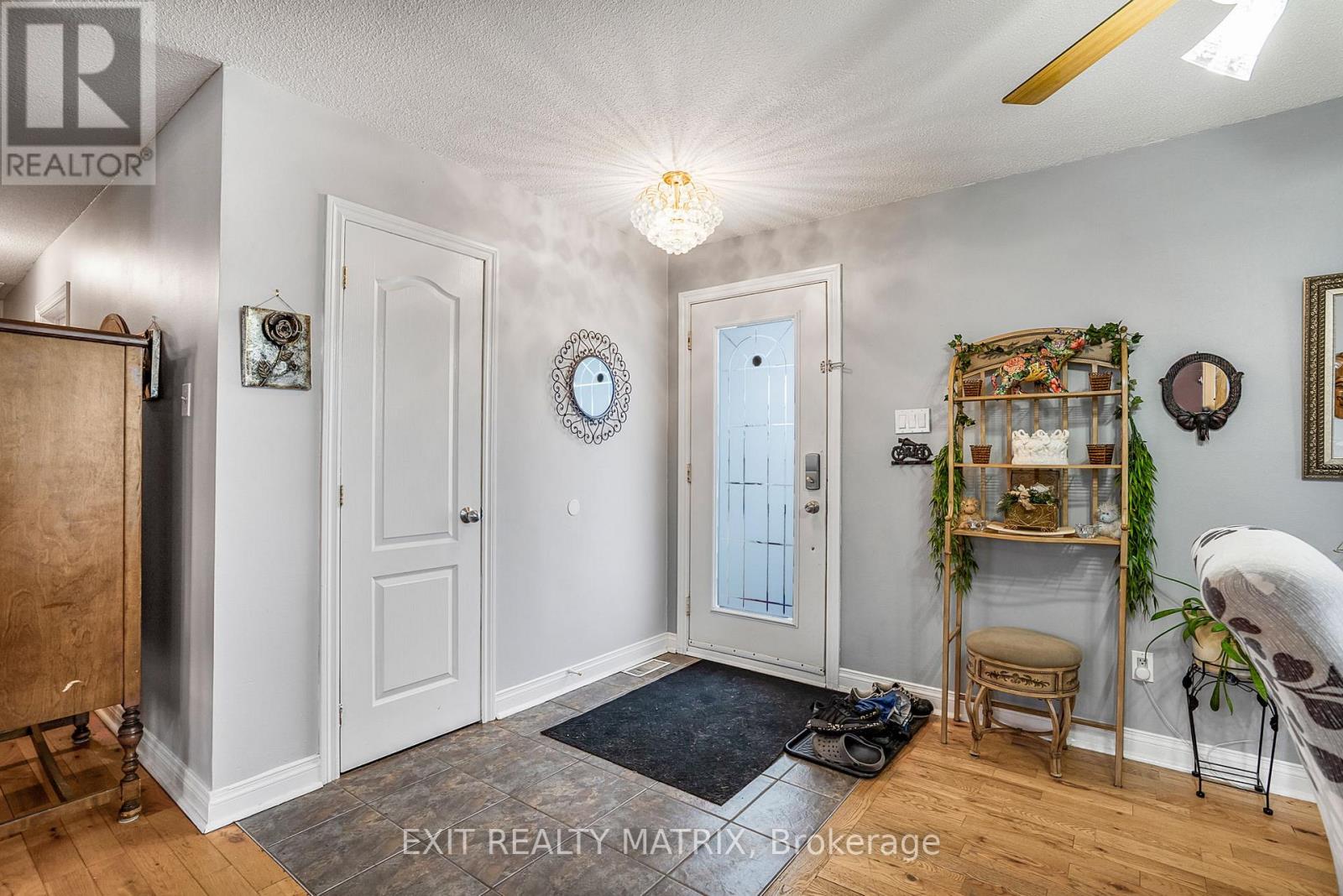 774 James Street, Hawkesbury, Ontario  K6A 1T9 - Photo 4 - X12504436