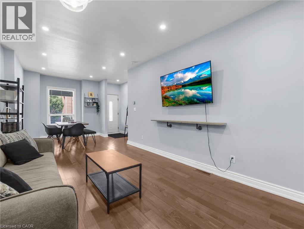 114 Burton Street, Hamilton, Ontario  L8L 3R5 - Photo 5 - 40781368