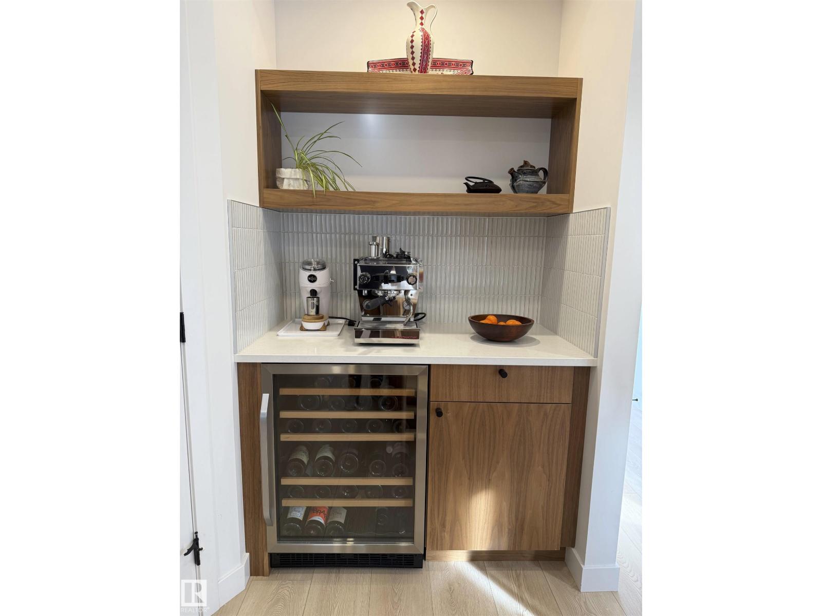 Property at 11211 61 ST NW image 5