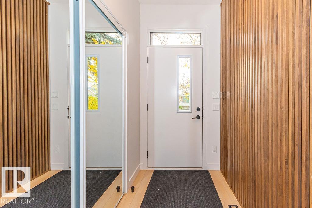 Property at 11211 61 ST NW image 2