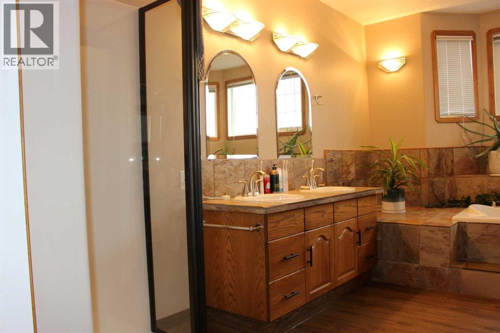 636 Maple Place, Picture Butte, Alberta  T0K 1V0 - Photo 14 - A2268501