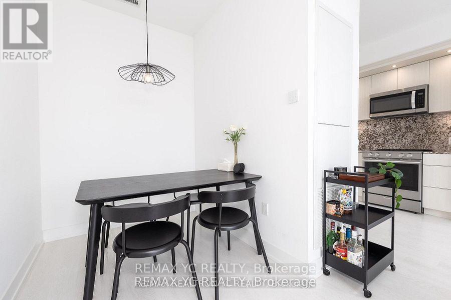 436 - 20 Inn On The Park, Toronto, Ontario  M3C 0P8 - Photo 2 - C12503082