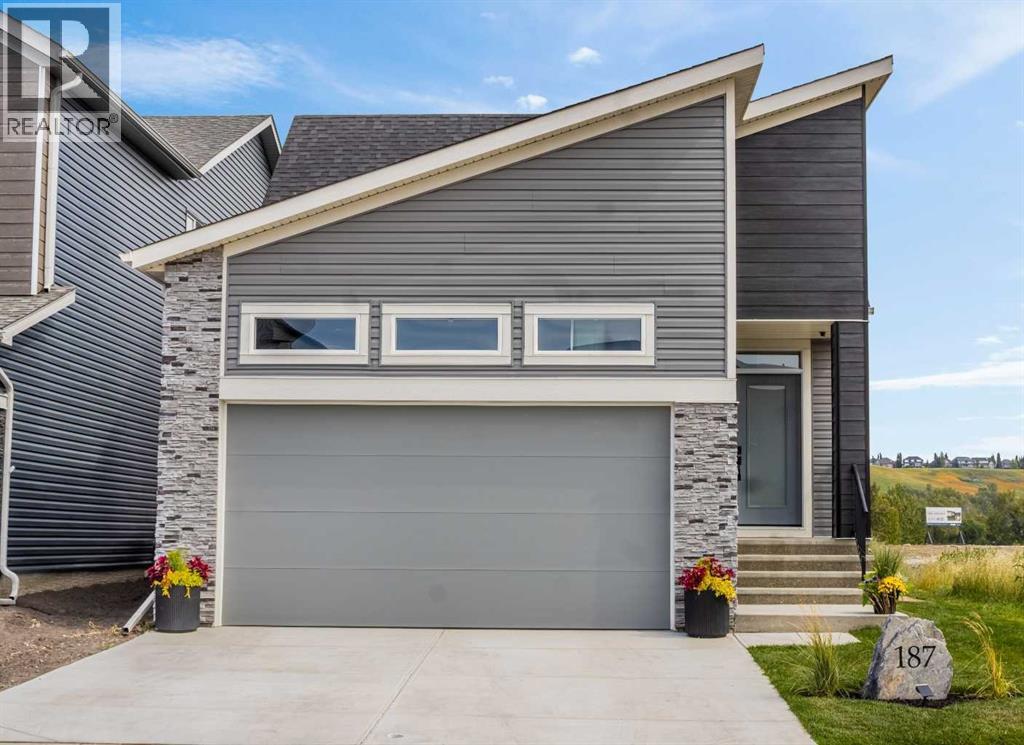 187 Wolf Hollow Manor Se, Calgary, Alberta  T2X 5J9 - Photo 2 - A2252617