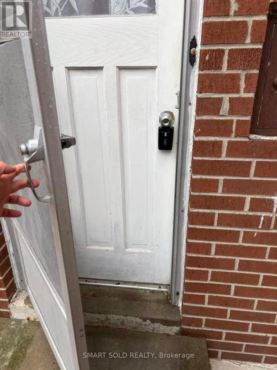 1st Floor - 19 Groomsport Crescent, Toronto, Ontario  M1T 2K8 - Photo 16 - E12503952