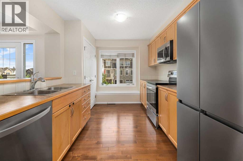 Property at 19 Windstone Green SW image 3