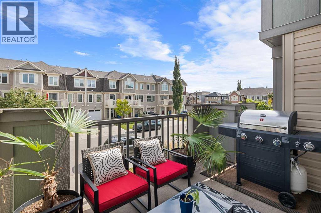 Property at 19 Windstone Green SW image 2