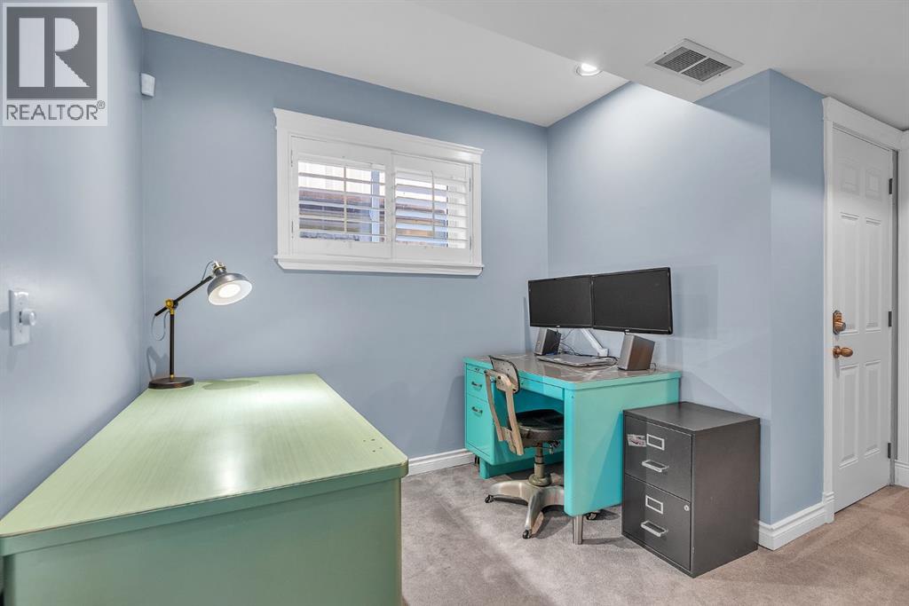 202 30 Avenue Nw, Calgary, Alberta  T2M 2N2 - Photo 35 - A2264722