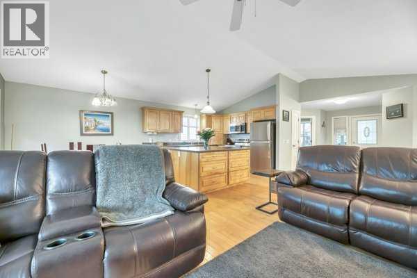 196 Camden Place, Strathmore, Alberta  T1P 1Y2 - Photo 11 - A2266096