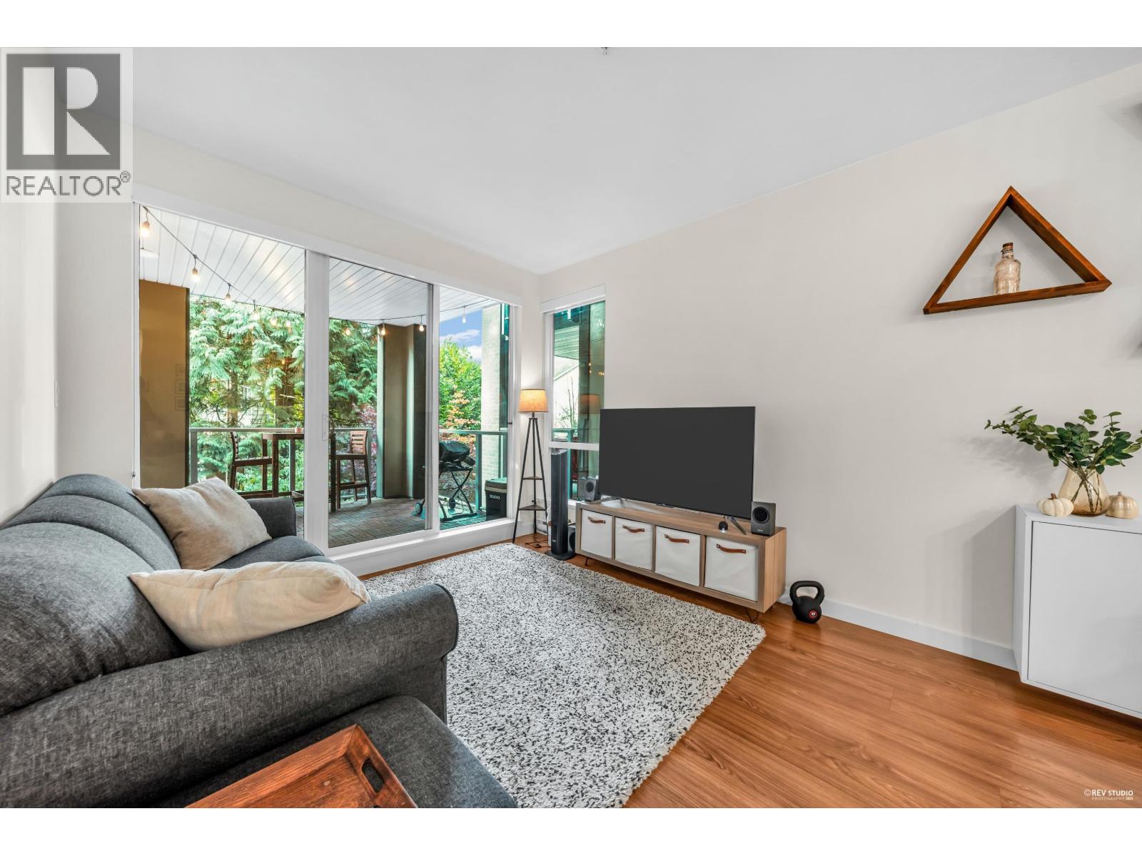 201 5460 Broadway, Burnaby, British Columbia  V5B 0B4 - Photo 11 - R3064004