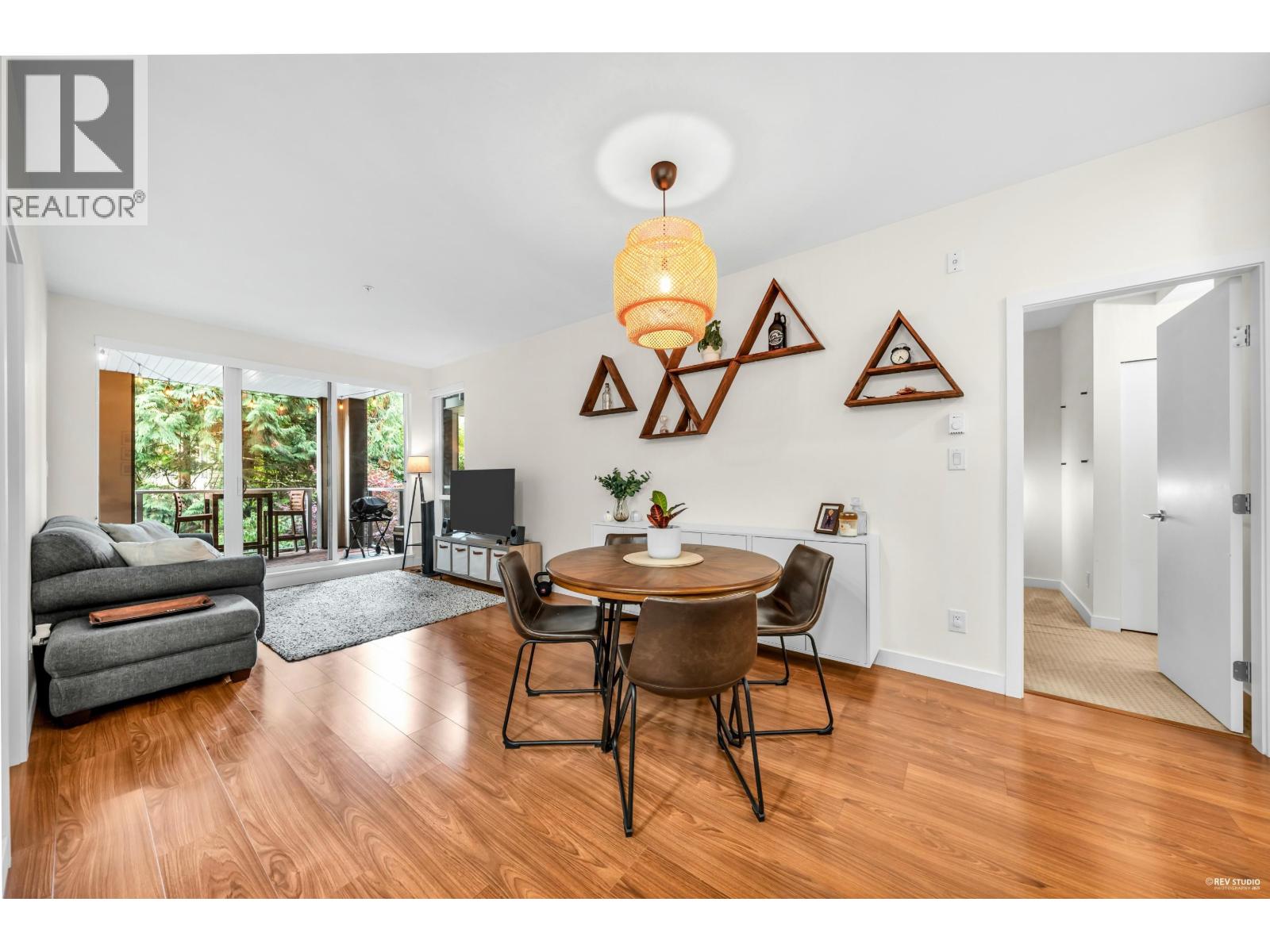 201 5460 BROADWAY, Burnaby, British Columbia