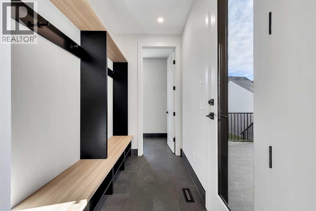 342 Normandy Drive Sw, Calgary, Alberta  T3E 8G8 - Photo 18 - A2266611