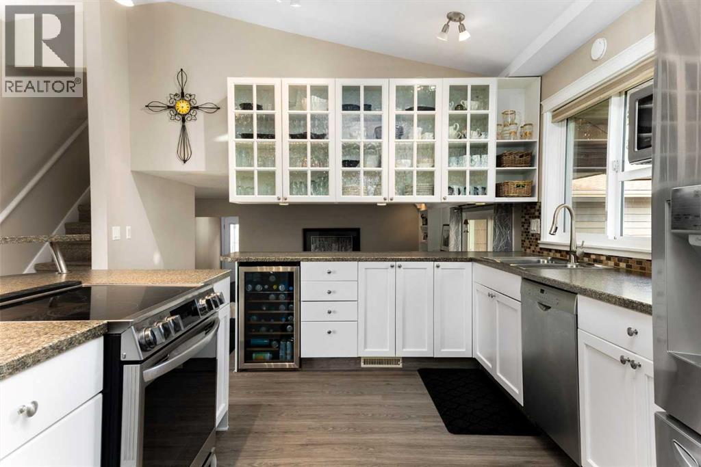 136 Parkside Crescent Se, Calgary, Alberta  T2J 3Y8 - Photo 9 - A2268214