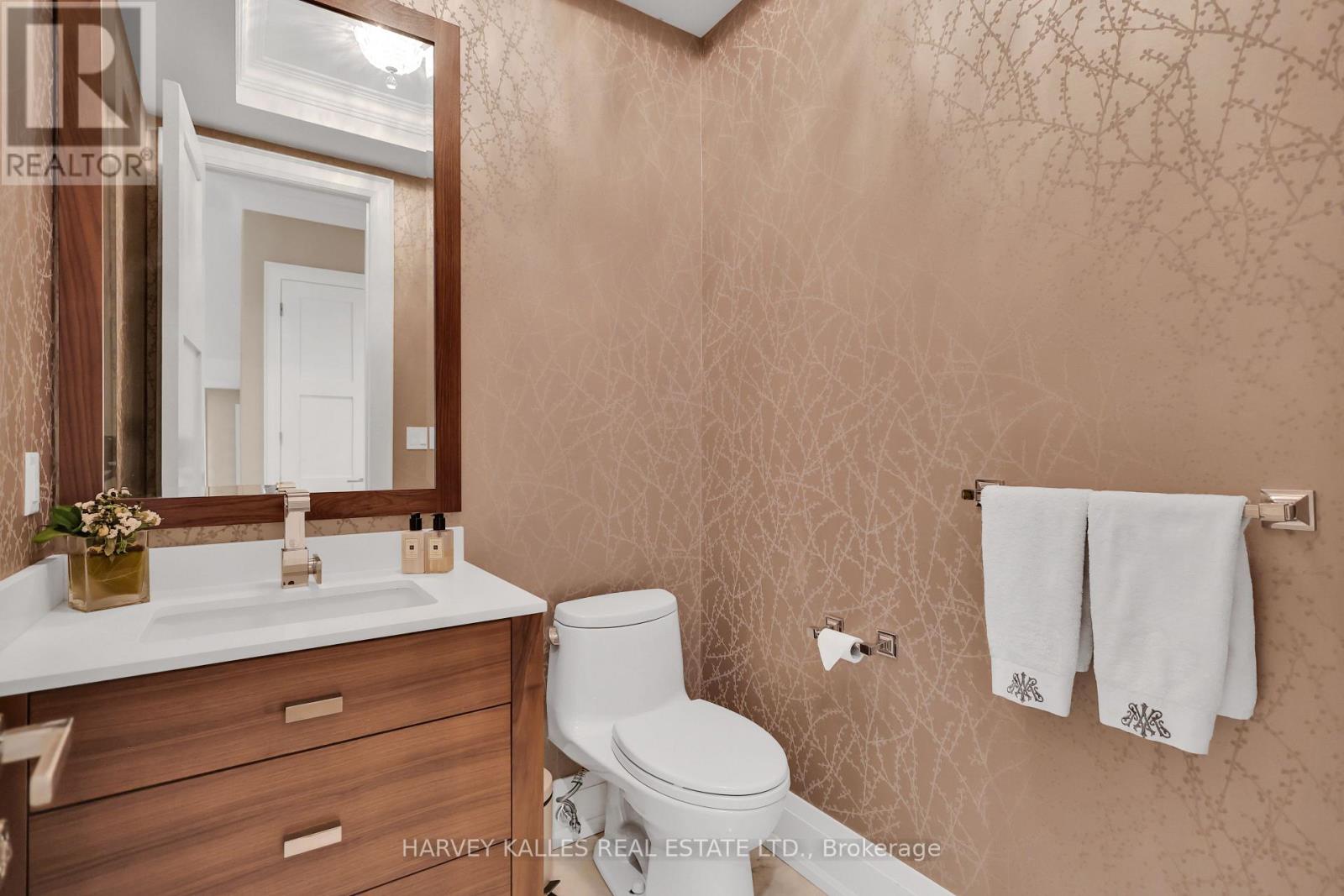 62 Heath Street W, Toronto, Ontario  M4V 1T4 - Photo 9 - C12504442