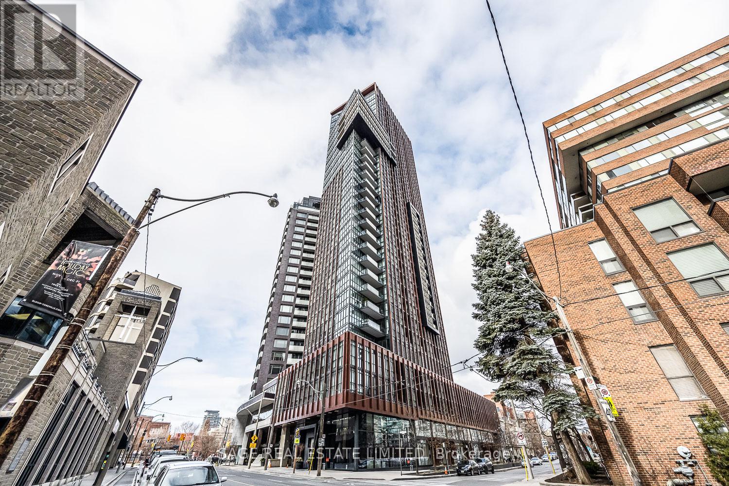 2303 - 32 DAVENPORT ROAD, Toronto, Ontario