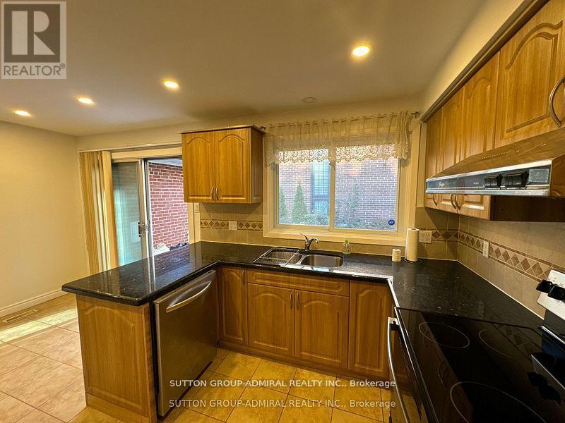 53 Bestview Drive, Toronto, Ontario  M2M 2X8 - Photo 10 - C12504534