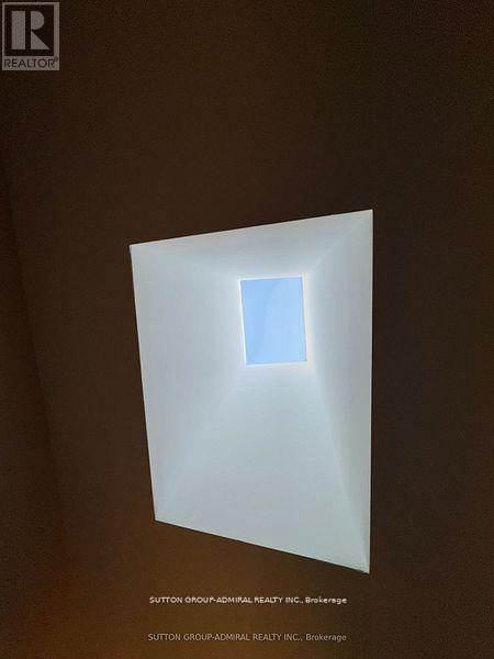 53 Bestview Drive, Toronto, Ontario  M2M 2X8 - Photo 7 - C12504534