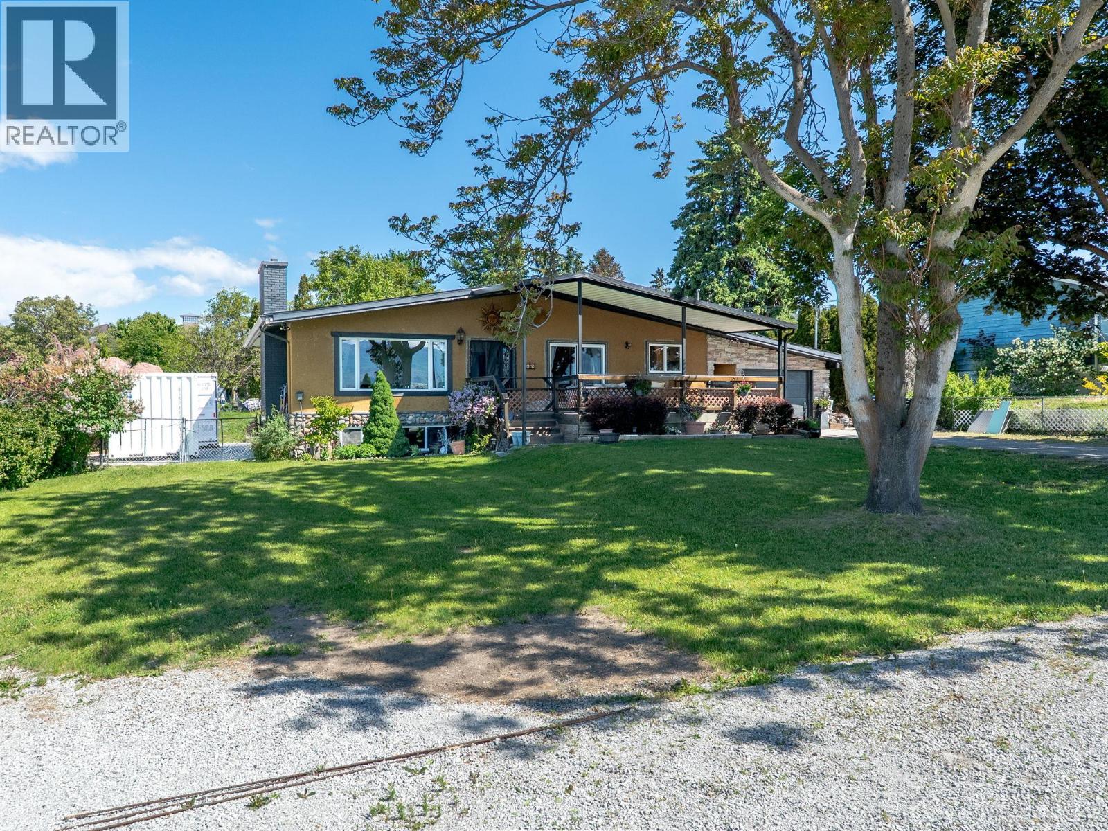 858 Douglas Road, West Kelowna, British Columbia