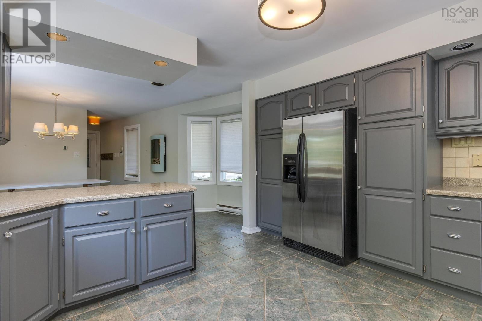 12 Saraguay Place, Halifax, Nova Scotia  B3P 2N9 - Photo 17 - 202522740