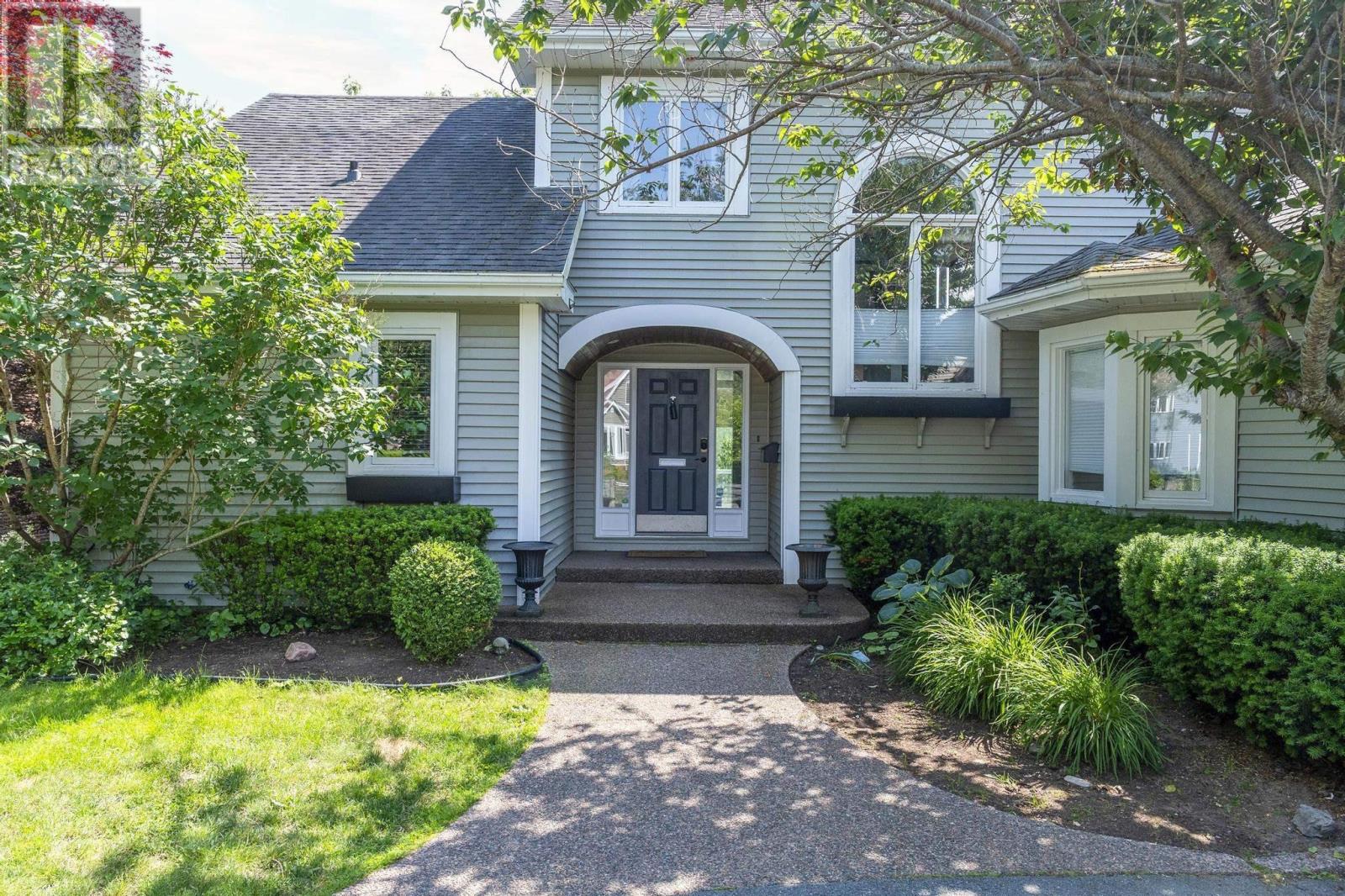 12 Saraguay Place, Halifax, Nova Scotia  B3P 2N9 - Photo 2 - 202522740