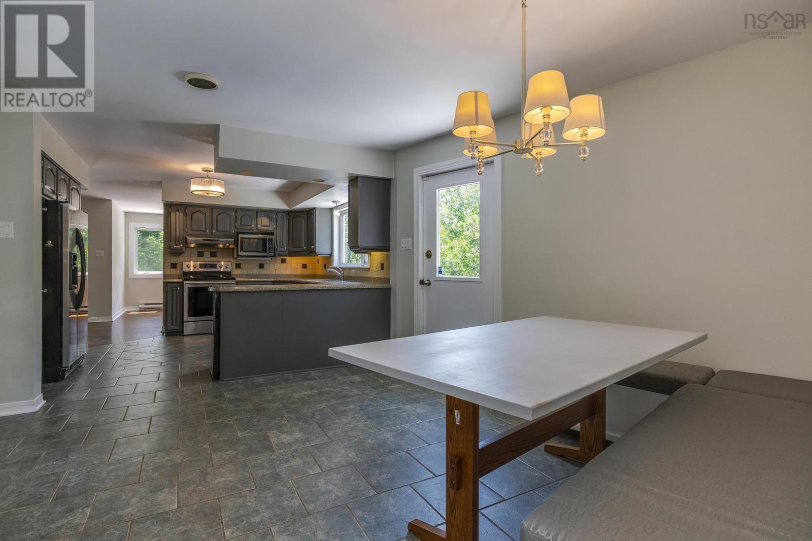 12 Saraguay Place, Halifax, Nova Scotia  B3P 2N9 - Photo 19 - 202522740