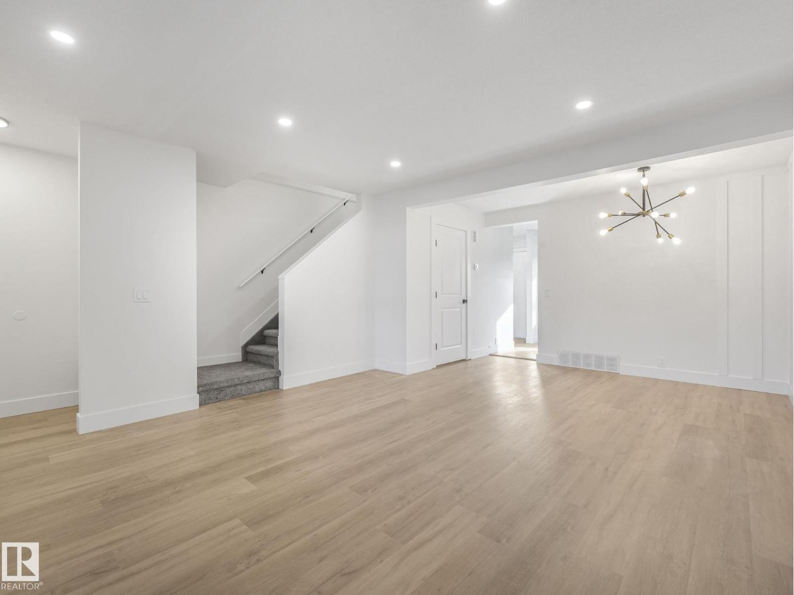 #10 13833 30 St Nw, Edmonton, Alberta  T5Y 2B2 - Photo 5 - E4462352