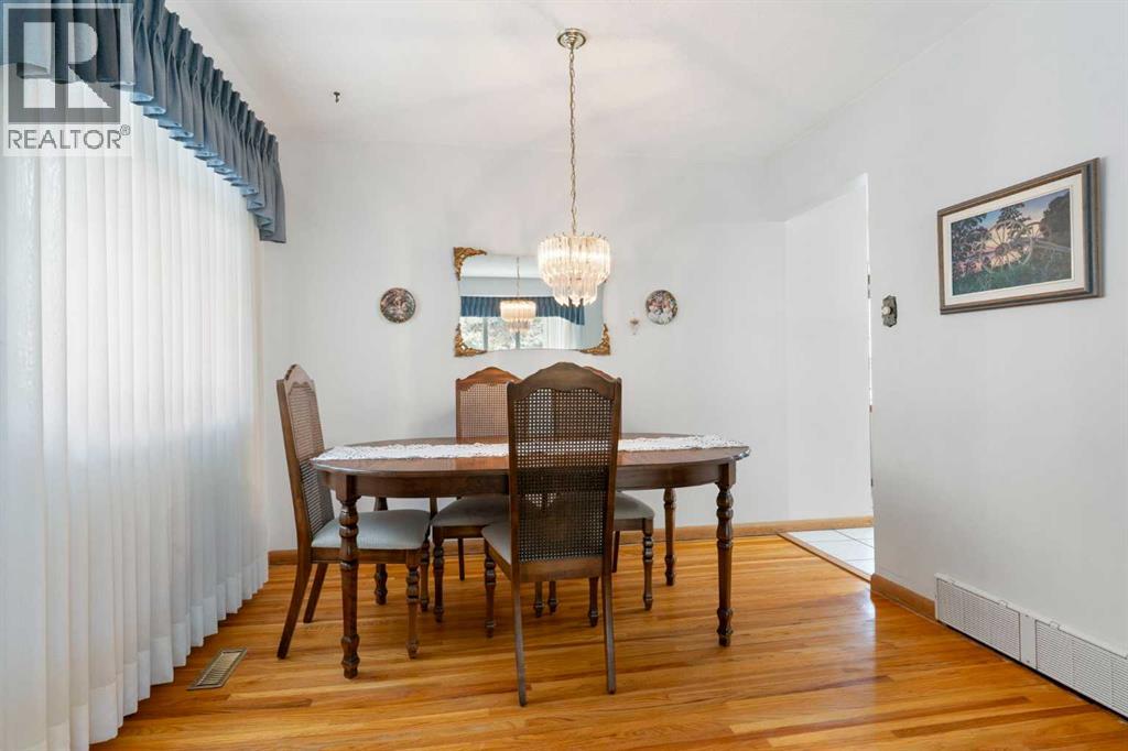 16 Chatham Drive Nw, Calgary, Alberta  T2L 0Z5 - Photo 6 - A2250264