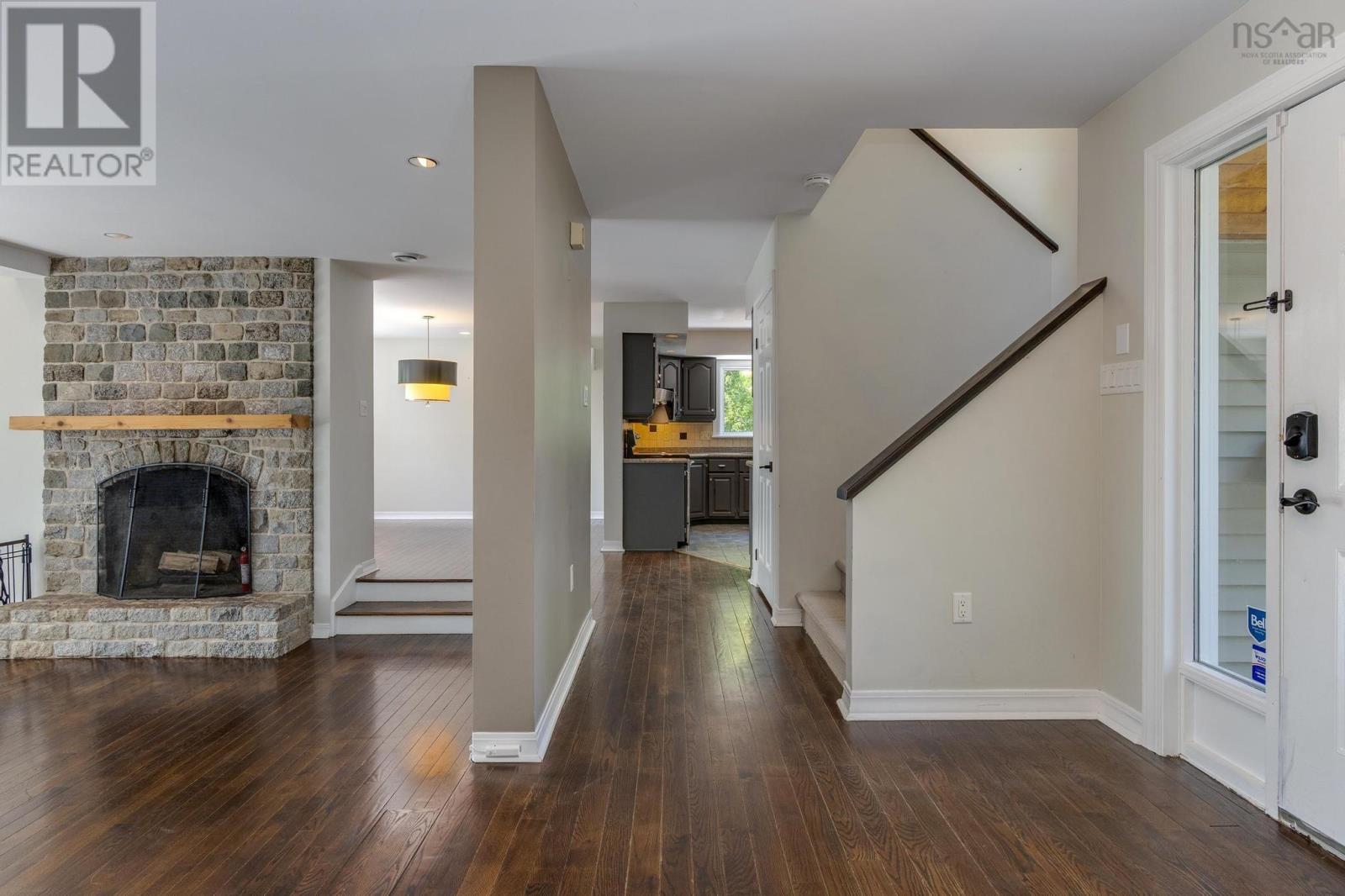 12 Saraguay Place, Halifax, Nova Scotia  B3P 2N9 - Photo 4 - 202522740