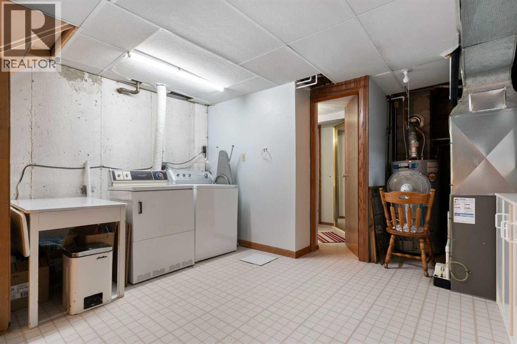 16 Chatham Drive Nw, Calgary, Alberta  T2L 0Z5 - Photo 19 - A2250264