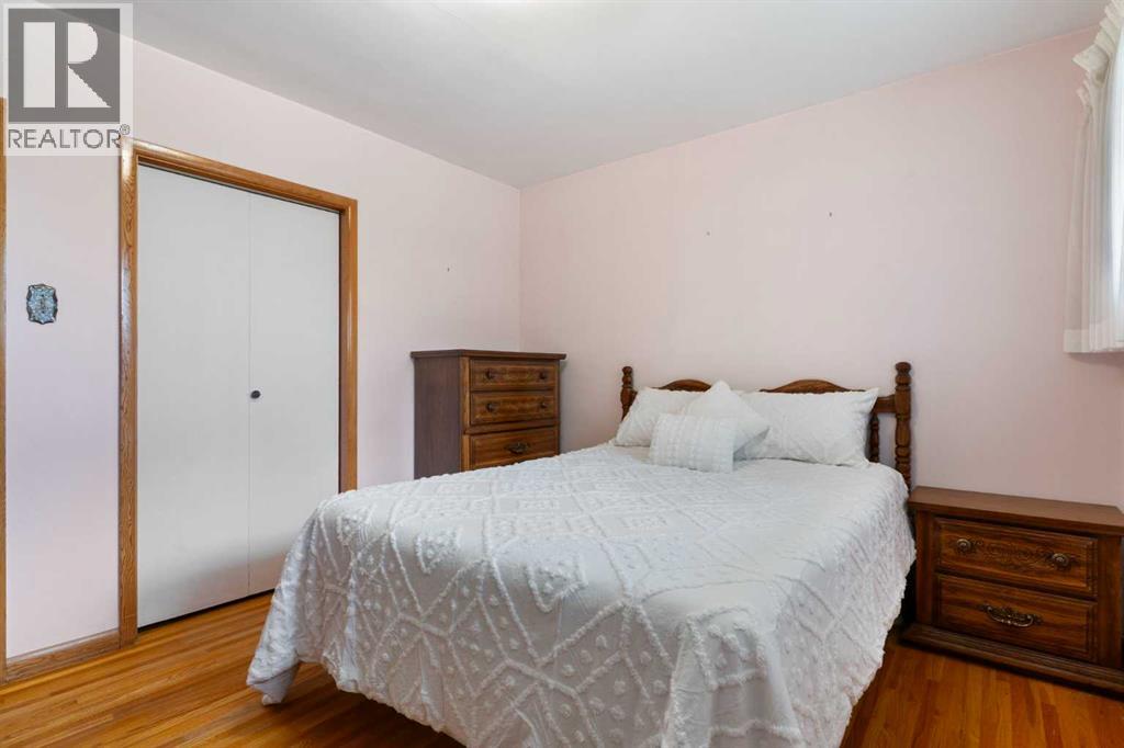 16 Chatham Drive Nw, Calgary, Alberta  T2L 0Z5 - Photo 13 - A2250264