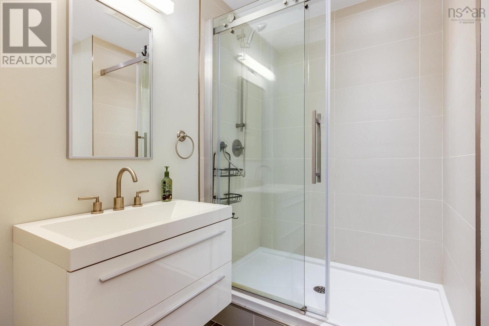 12 Saraguay Place, Halifax, Nova Scotia  B3P 2N9 - Photo 40 - 202522740